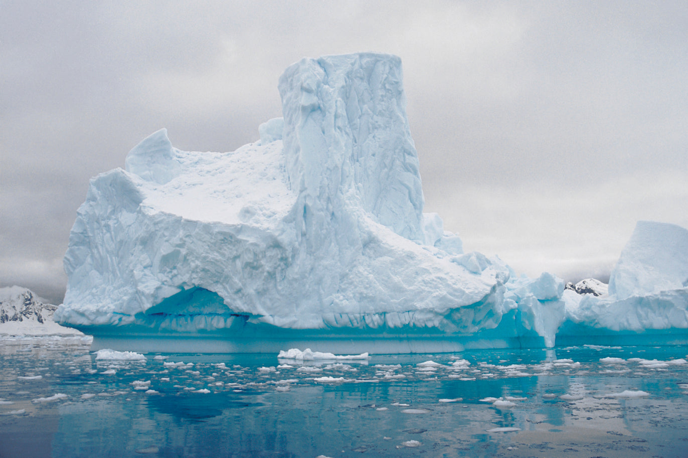 Narcissus And The Lake Photograph